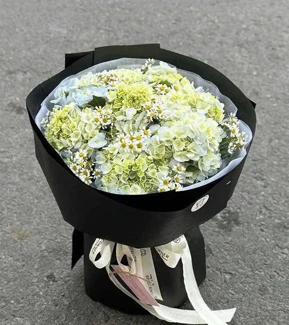 白綠色花束・黑色包裝