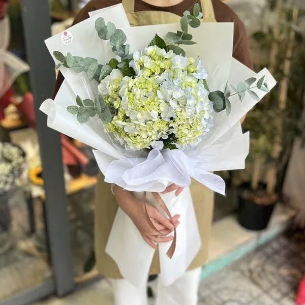 白綠繡球花束・白色包裝