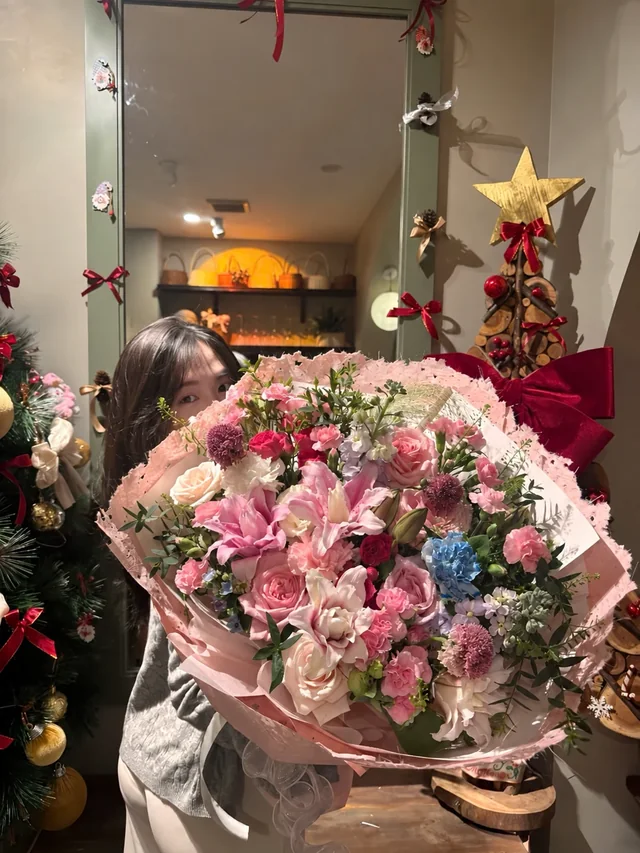 大型粉色綜合花束・蕾絲包裝